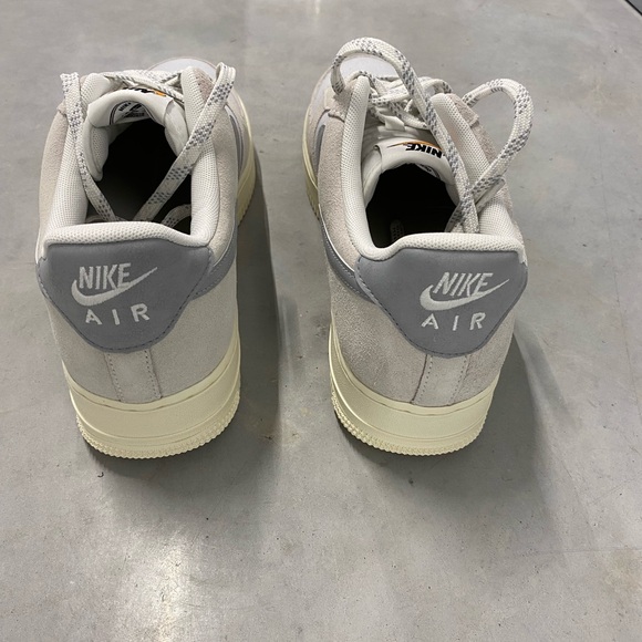 Nike Air Force 1 07 LV8 - Picture 6 of 7